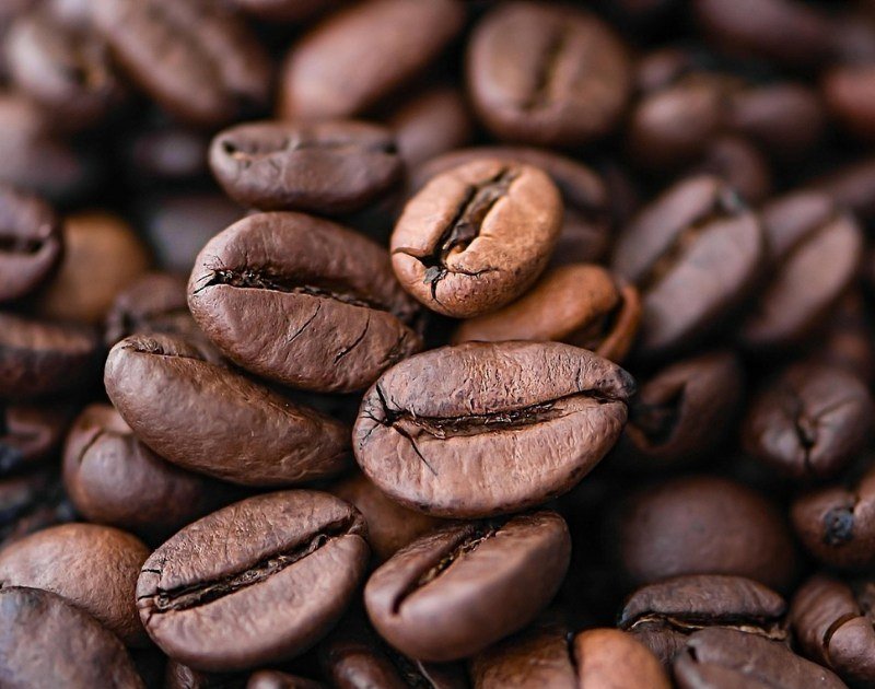 Grãos de café torrados